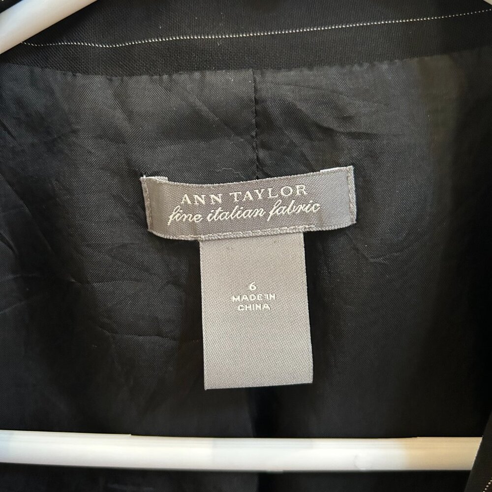 Ann Taylor Pin-Striped, Black Blazer, Sz 6 - Picture 3 of 9
